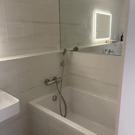 Exclusive In Eurovea Tower Apartamento *