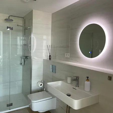 Exclusive In Eurovea Tower Apartment *