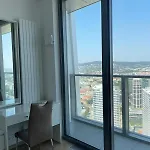 Exclusive In Eurovea Tower Διαμέρισμα *